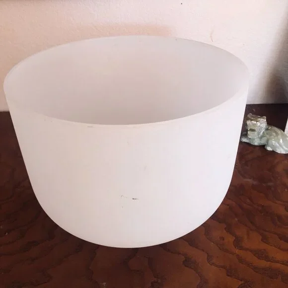 10" Wide Quartz Crystal Sing Bowl - Picture 3 of 5